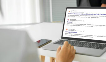 Google is Currently Experimenting With Favicons (Screenshots Inside)